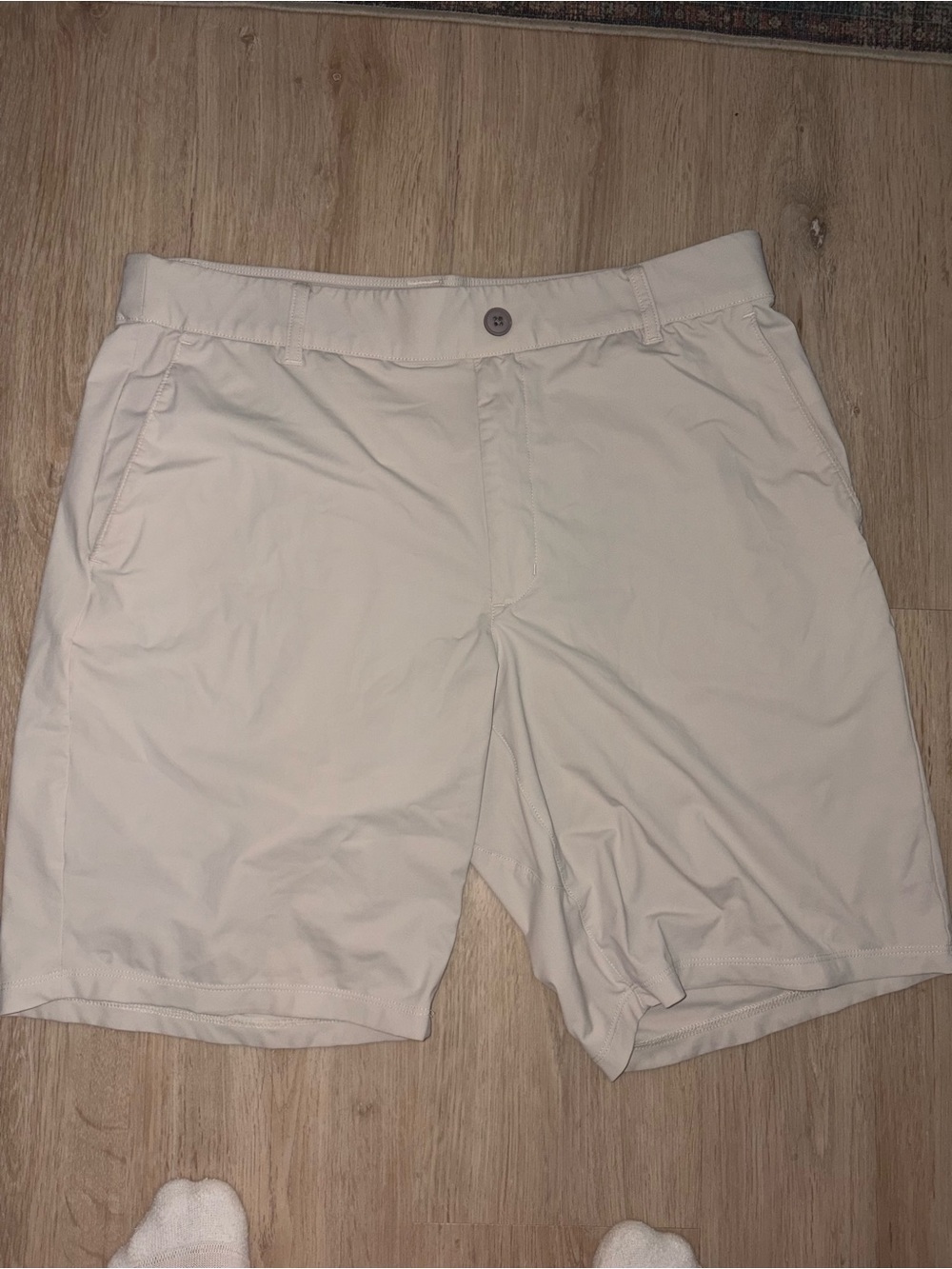 Men's johnnie-O Cream Golf Shorts
